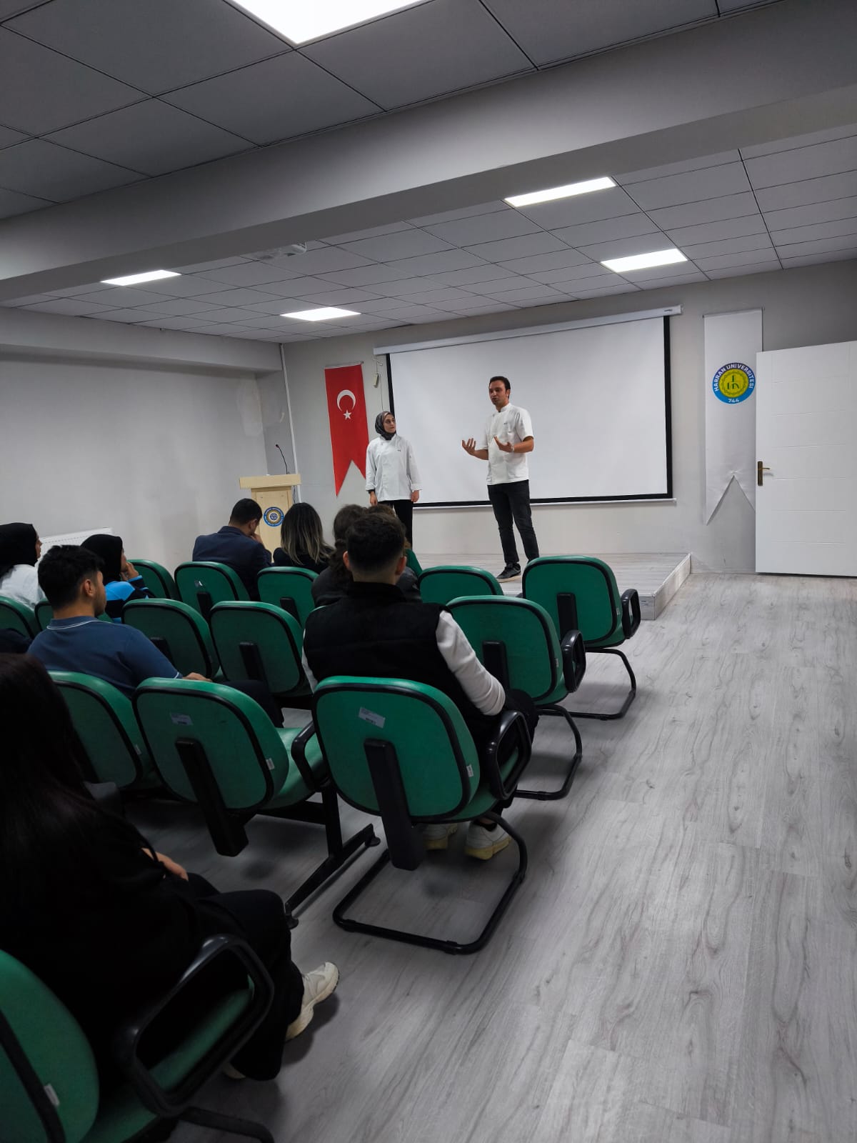 Yüksekokulumuzda "Mutfak ve Girişimcilik Söyleşisi” Gerçekleştirildi.